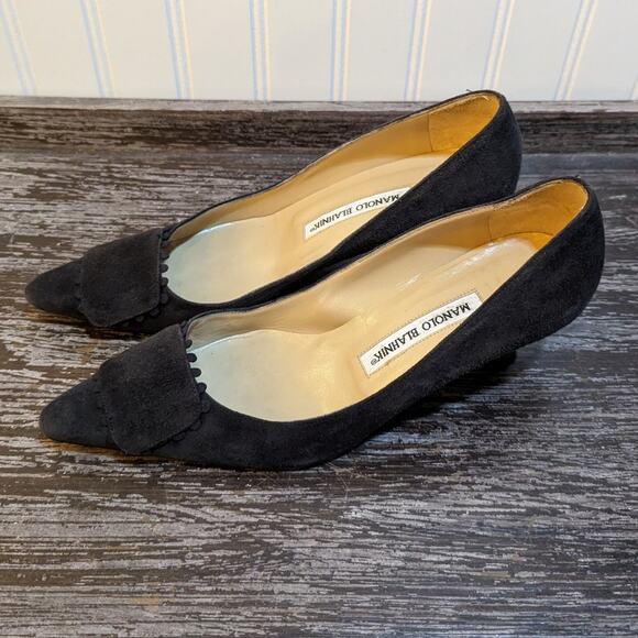 Manolo Blahnik Women's Black Suede Pointed Toe Heels Size 37 - Picture 3 of 7